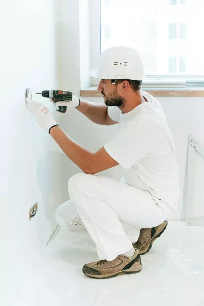 Pourquoi comparer les contrats décennaux électricien 