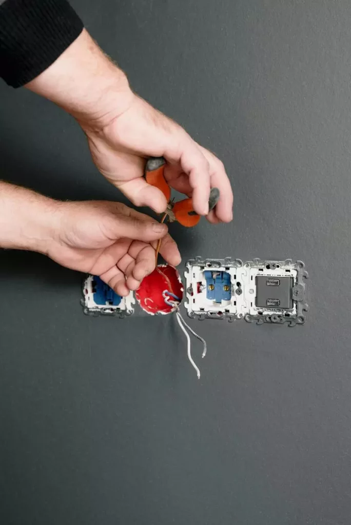 Quels travaux sont couverts par la décennale électricien 