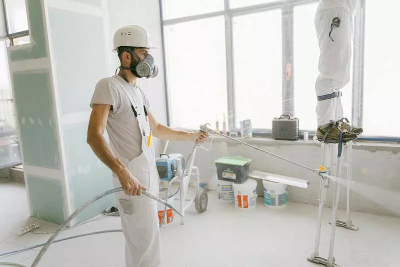 Un peintre est-il concerné par l’assurance décennale 